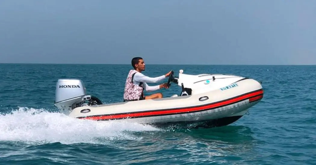 self drive boat hire dubai