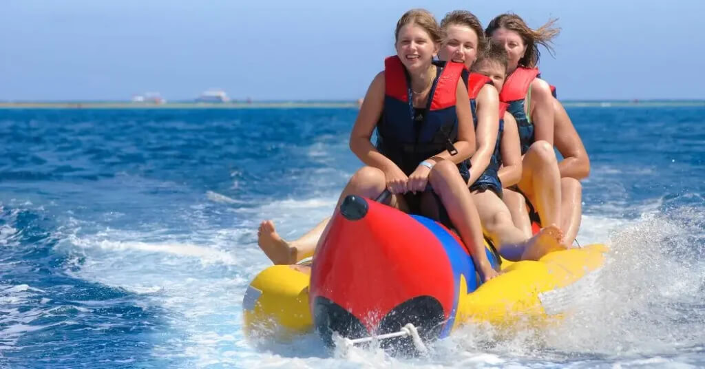 Enjoy-Banana-Boat-Ride-Dubai