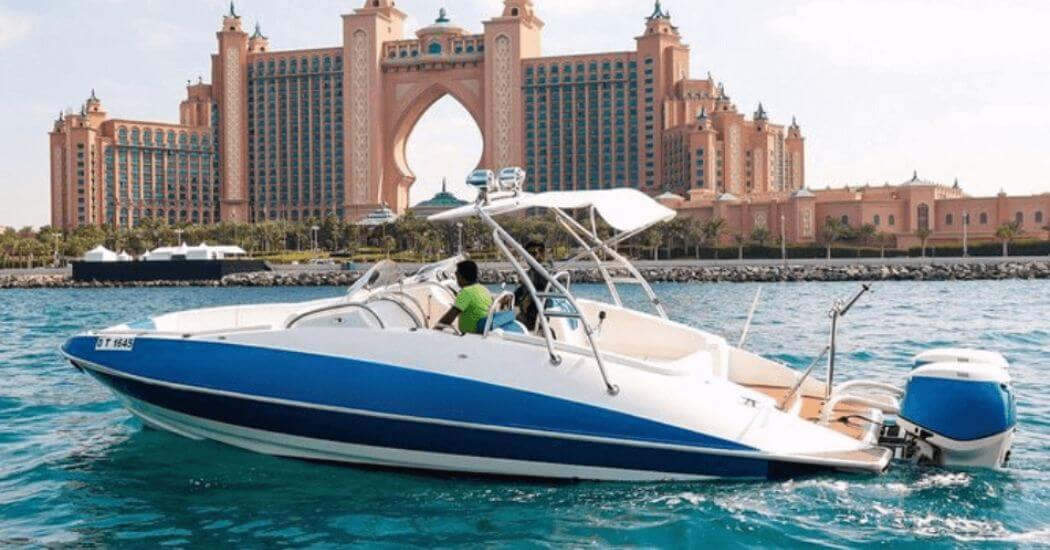 speed boat ride in dubai